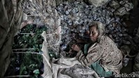 Christine Halim, Ketua Asosiasi Daur Ulang Plastik Indonesia (ADUPI) menuturkan dengan semakin banyak perusahaan nasional yang melakukan kegiatan daur ulang, maka secara otomatis akan membantu mengurangi pencemaran lingkungan, menghemat energi, menghemat devisa impor plastik virgin, sekaligus memberi penghasilan untuk para pekerja sektor informal Indonesia.