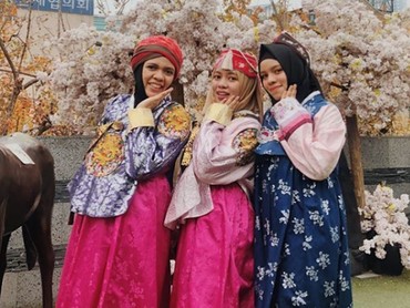 7 Keseruan Keluarga Gen Halilintar Saat Traveling 7 Keseruan Keluarga Gen Halilintar Saat Traveling