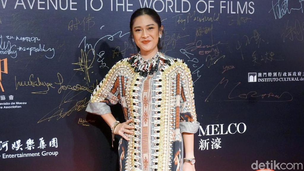 Transisi Dian Sastrowardoyo dari Aktris Drama ke Film Aksi