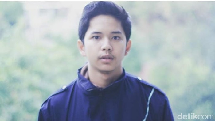 Eril Arioristanto, adik Bupati Trenggalek Emil Dardak yang nonton video Medical Oxygen Regulator sebelum meninggal. Foto: Adhar Muttaqin Eril Arioristanto, adik Bupati Trenggalek Emil Dardak yang nonton video Medical Oxygen Regulator sebelum meninggal. Foto: Adhar Muttaqin