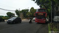 Bus ini bisa beroperasi mengelilingi Kota Semarang. Tapi ada tips buat yang ingin bisa menikmati wisata gratis bareng bus tingkat ini di liburan akhir tahun ini (Angling Adhitya Purbaya/detikTravel)