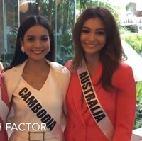 Di sisi lain, Miss Australia Francesca Hung yang juga terlibat dalam video yang dianggap menghina Rern Sinat karena tak bisa bahasa Inggris juga meminta maaf. Tak hanya klarifikasi, Miss Australia bersama Miss USA juga menyempatkan diri mengobrol dengan Miss Cambodia agar tak ada salah paham. Foto: Instagram