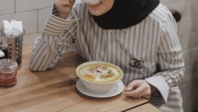 Tak Hanya Cantik, Dwi Handayani Juga Jago Masak dan Doyan Kulineran