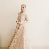 Namun sesekali, Dian mengaku masih melakukan cheating. Setelah ia makan makanan kesukaannya, ia menggantinya dengan olahraga. Foto: Instagram/DianPelangi