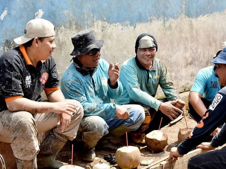 Suka Ngopi, Gaya Bupati Cianjur Irvan Rivano Sebelum Ditahan KPK