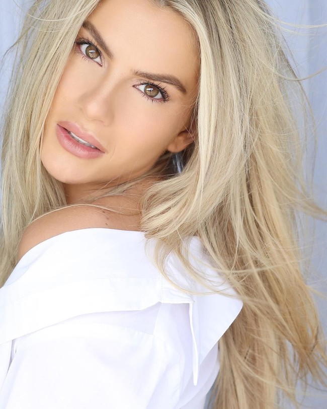 Miss Cambodia ada di sini dan tidak bisa berbahasa Inggris, dan tidak seorang pun di sini berbicara bahasanya. Francesca (Miss Australia) mengatakan bahwa itu akan sangat terasingkan, kata Sarah di dalam video live Instagram. Foto: Instagram