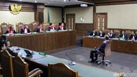 Menyatakan terdakwa Johanes B Kotjo telah terbukti secara sah dan meyakinkan menurut hukum bersalah melakukan tindak pidana korupsi, ujar ketua majelis hakim Lucas Prakoso saat membacakan amar putusan.