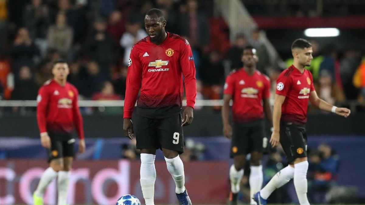 MU yang sedang melempem, akan menghadapi PSG yang sedang on fire berkat trio Neymar, Mbappe, dan Cavani. (Foto: Peter Cziborra/Reuters)