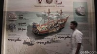 Ada juga gambaran tentang kapal dagang VOC.