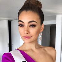 Sosok Francesca Hung sendiri merupakan pertama kali dalam sejarah yang terpilih sebagai Miss Australia dengan keturunan Asia. Punya penampilan yang menawan siapa sangka jika ia pernah merasa jelek karena keturunan Asia. Foto: Instagram