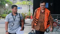 Billy Sindoro diperiksa sebagai tersangka terkait sangkaan menyuap Bupati Bekasi Neneng yang saat ini sudah dinonaktifkan.