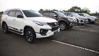 Pengujian kali ini menggunakan metode full to full terhadap 4 SUV seperti Toyota Fortuner, Isuzu mu-X, Chevrolet Trailblazer, dan Mitsubishi Pajero Sport. Foto: Rachman Haryanto