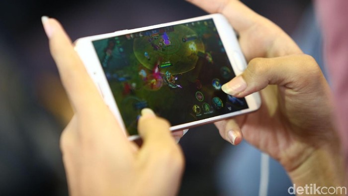 Ilustrasi kecanduan main game Mobile Legend. Foto: Grandyos Zafna Ilustrasi kecanduan main game Mobile Legend. Foto: Grandyos Zafna