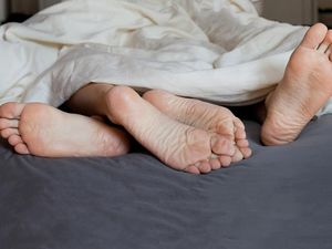 Ups, Jangan Panik Kalau Anak Lihat Ortu Lagi Ehem