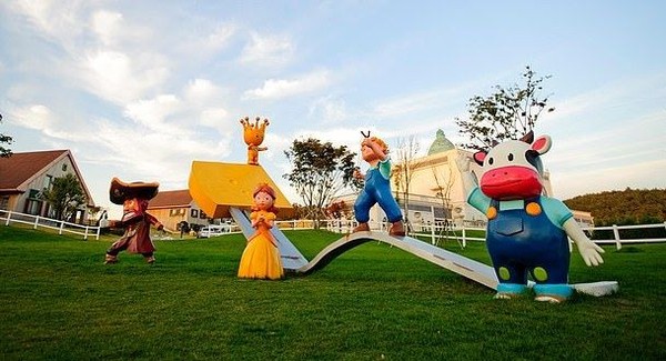 Di taman rekreasi ini, traveler bisa merasakan sensasi serba keju. Dari mulai wahana permainan sampai atraksinya. (cheesepark.kr) Di taman rekreasi ini, traveler bisa merasakan sensasi serba keju. Dari mulai wahana permainan sampai atraksinya. (cheesepark.kr)
