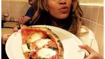 Sebelum Jadi Vegan, Beyonce Doyan Pizza, Burger, dan Minuman Soda