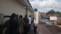 Sidang di tempat berlangsung sejak pukul 09.45 WIB dan berlangsung selama kurang lebih 45 menit.