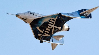 Beberapa saat kemudian, VSS Unity kembali ke Bumi. Foto: Reuters