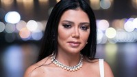 Rania Youssef diancam penjara karena dinilai berpenampilan tak senonoh di depan umum. Dok. Instagram/raniayoussef_