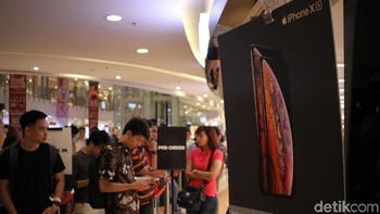 Fadly mengaku tertarik dengan prosesor A12 yang baru dan juga baterai yang lebih tahan lama di iPhone XR. Menurutnya teknologi baru Apple itu akan mendukung aktivitasnya sehari-hari. Foto: Rifkianto Nugroho/detikinet