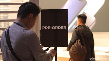 Karena memang teknologinya yang terbarukan dan menurut saya memang niat beli iPhone yang terbaru, kata dia. Foto: Rifkianto Nugroho/detikinet