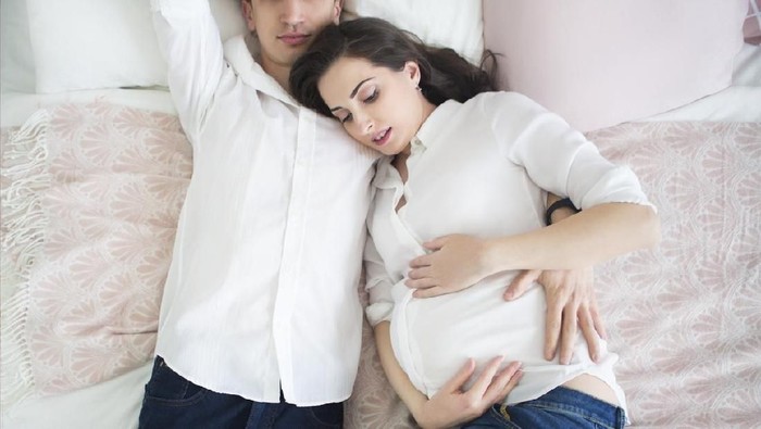 Pasutri Ingin Tetap Bercinta saat Hamil? Aman Kok, Ini Bukti Risetnya