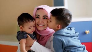 7 Momen Soraya Larasati Membangun Bonding dengan Kedua Anaknya