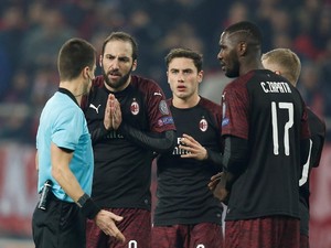 Milan Tersingkir, Wasit Disalahkan