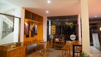 Inilah kafe Escape Bajo, tempat kekinian yang punya pemandangan cantik untuk nongkrong-nongkrong (Shinta/detikTravel)