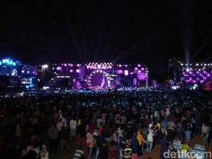Bawa Bayang Semu, Ungu Ajak Penonton Nostalgia di Sweet 17 Transmedia