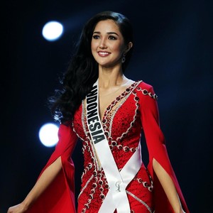 H-2 Miss Universe 2018, Finalis Indonesia Sonia Fergina Kangen Dipeluk Mama H-2 Miss Universe 2018, Finalis Indonesia Sonia Fergina Kangen Dipeluk Mama