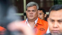 Panitera pengganti M. Ramadhan saat tiba di KPK untuk menjalani pemeriksaan atas kasus suap yang terjadi di PN Jakarta Selatan.