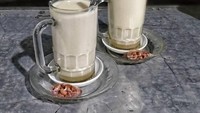 Susu, telur, madu dan jahe alias STMJ juga bisa jadi minuman untuk tingkatkan energi sekaligus hangatkan badan. (Foto: Instagram@njajan.tulungagung)