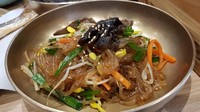 Ini dia salah satu makanan yang dinikmati Yannie saat makan di sebuah restoran di Korea. Hmm, jadi lapar.Foto: Instagram@yannie_kim