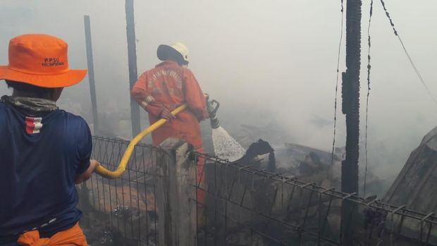 Rumah Tinggal di Penjaringan Terbakar, 9 Unit Damkar Dikerahkan