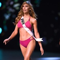 Dalam wawancaranya dengan Agence France-Presse, Angela mengakui dirinya adalah wanita sejak lahir meski berada di tubuh pria. Aku selalu mengatakan bahwa memiliki vagina tidak membuatku berubah menjadi wanita. Aku wanita, bahkan sebelum aku lahir karena itulah identitasku. Foto: Lillian SUWANRUMPHA / AFP