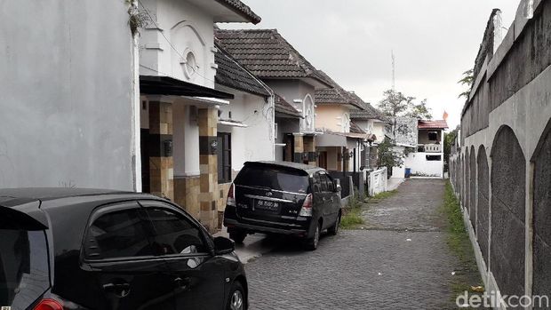 Lingkungan sekitar homestay Arawa. 