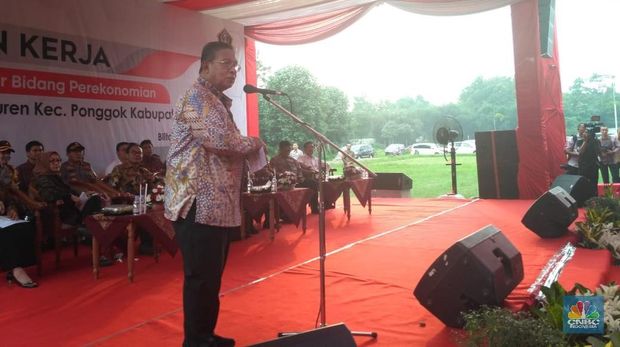 Kala Darmin Dicurhati dan Disemprot Peternak Ayam di Blitar