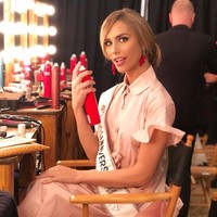 Perubahan Angela secara utuh dari pria ke wanita dilakukan pada 2014. Angela mengaku bahwa kini dia adalah wanita seutuhnya yang seharusnya bisa diterima dengan baik di kehidupan seosial.Foto: Instagram (@angelaponceofficial)