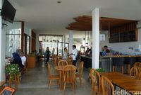 Suasana kafe saat siang hari (Shinta/detikTravel)