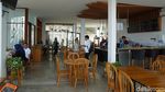 Foto: Tempat Ngopi dengan Pemandangan Labuan Bajo
