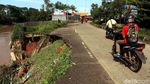 Miris, Jalan Longsor di Bekasi Sudah Setahun Terbengkalai