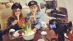 Lihat Aksi Seru Galih Ginanjar Saat Makan Sate Ular hingga Kepiting