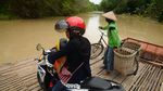 Geliat Usaha Jasa Penyeberangan Sungai di Indonesia