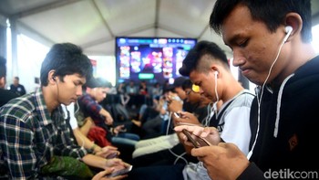 Sejumlah peserta saat mengikuti kompetisi E-Sport Mobile Legend.