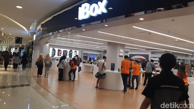 Penjualan Perdana iPhone di Jakarta Ramai, tapi...
