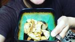 Lihat Aksi Seru Galih Ginanjar Saat Makan Sate Ular hingga Kepiting