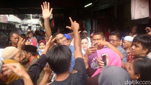 Sandi Tanya Lawan Jokowi di Pilpres, Pedagang Ini Jawab Tak Tahu