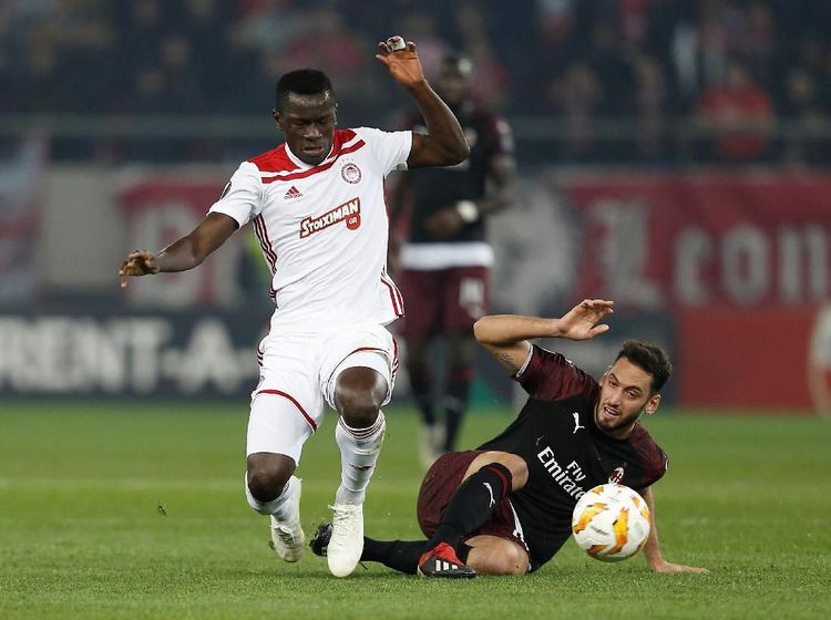 Setan Merah Takluk di Negeri Dewa-Dewi