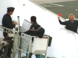 Kecilnya Susah Membaca, Kini Kaya Raya dan Taklukkan Antariksa